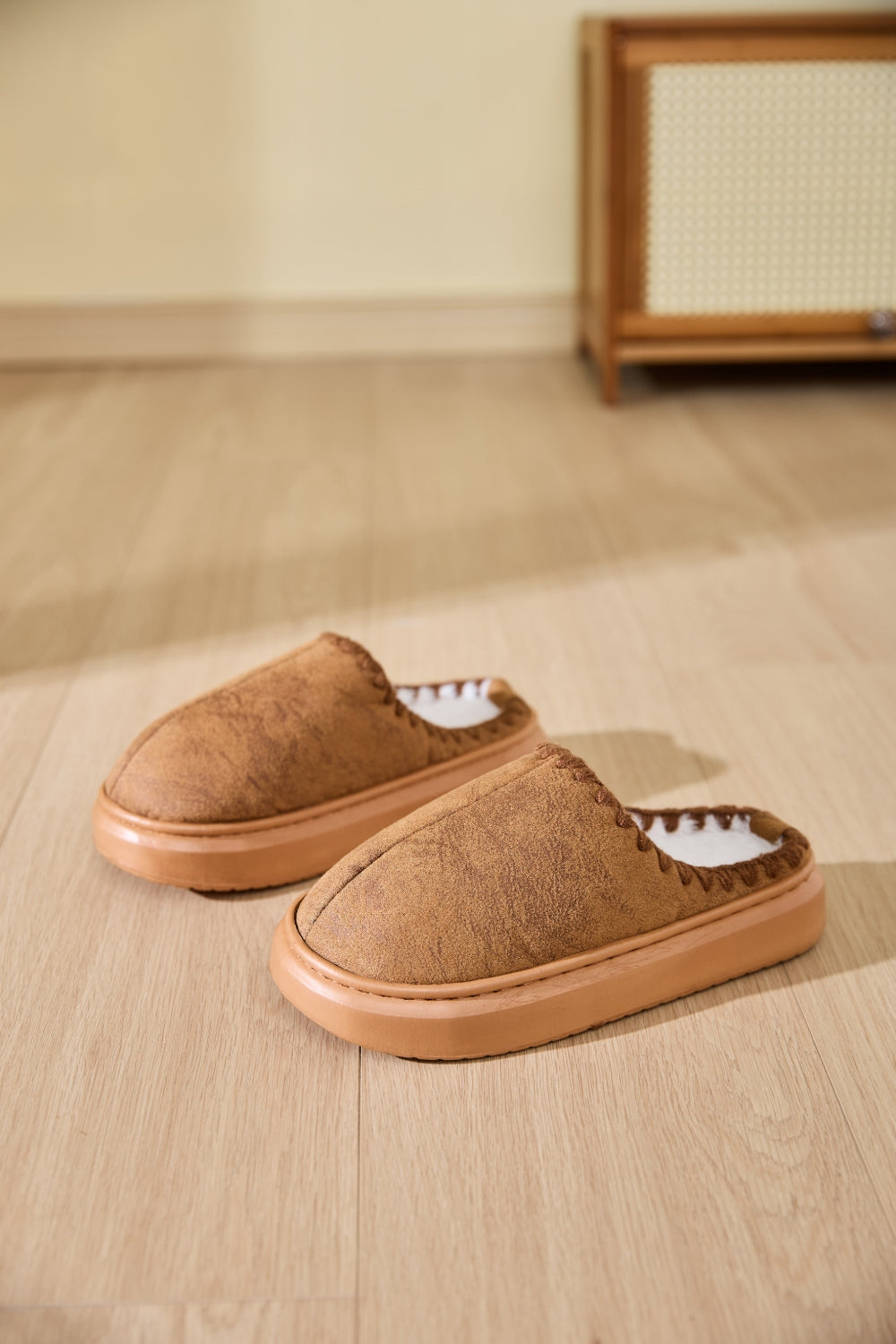 Thermal Round Toe Platform Slippers - Laazaar