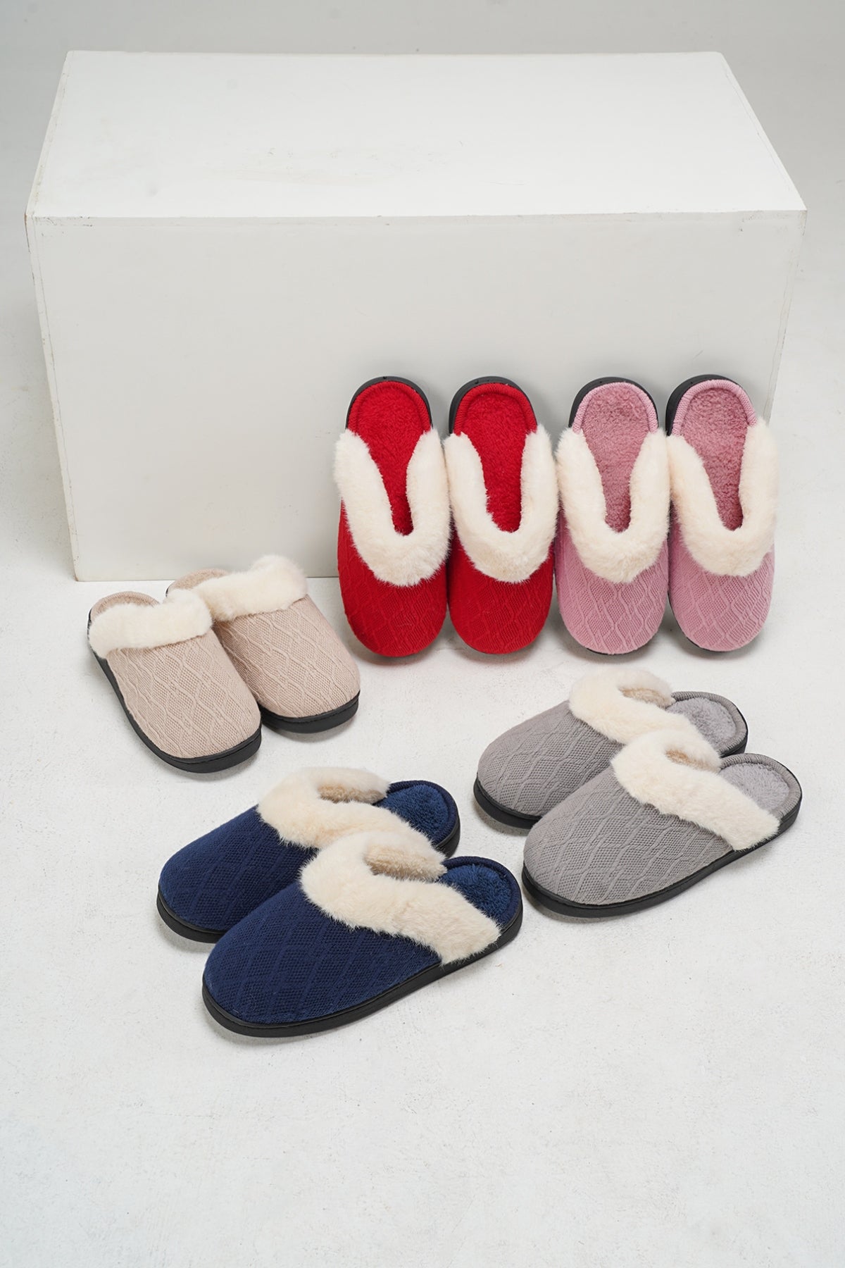 Thermal Faux Fur Round Toe Slippers - Laazaar