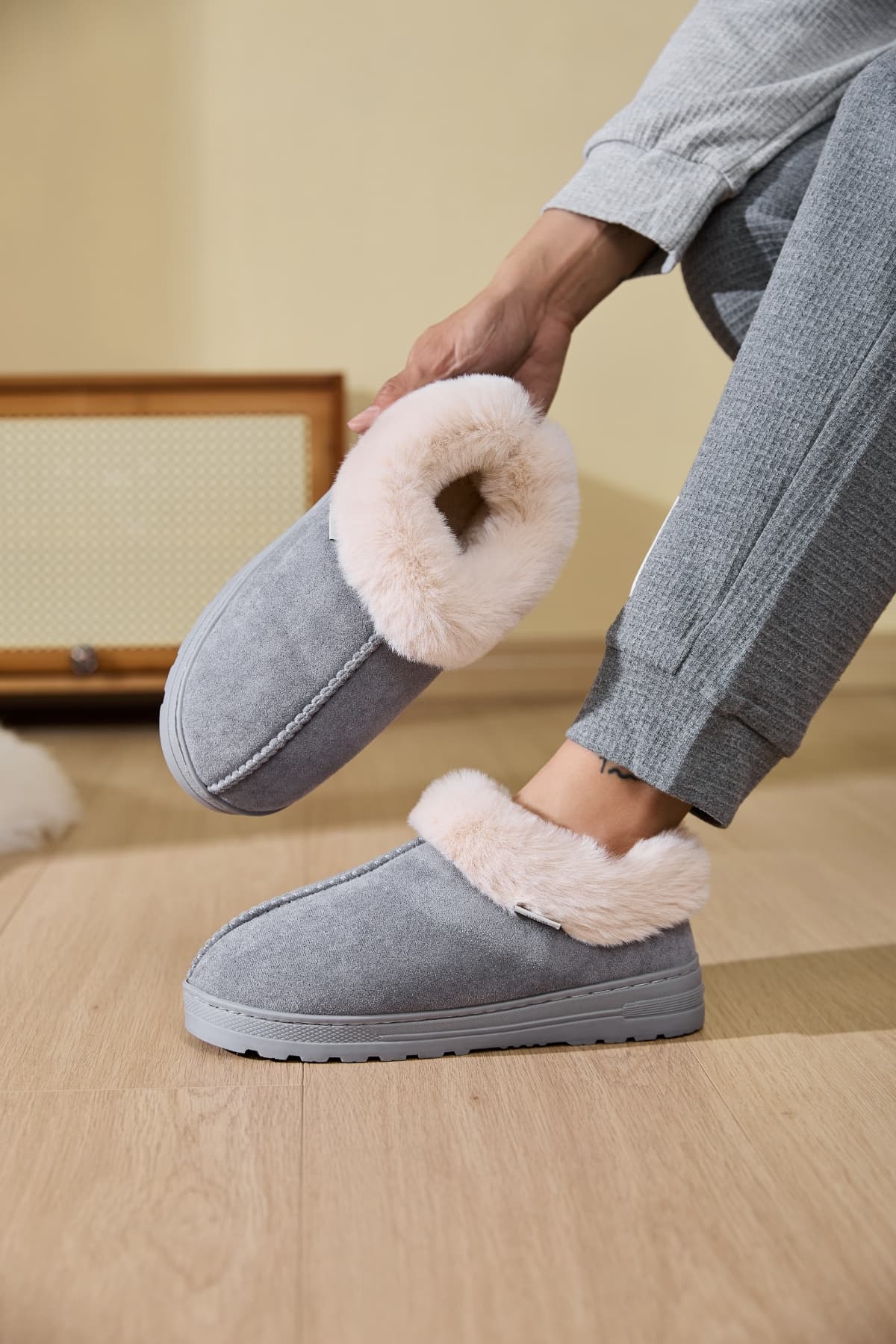 Faux Fur Round Toe Platform Slippers - Laazaar