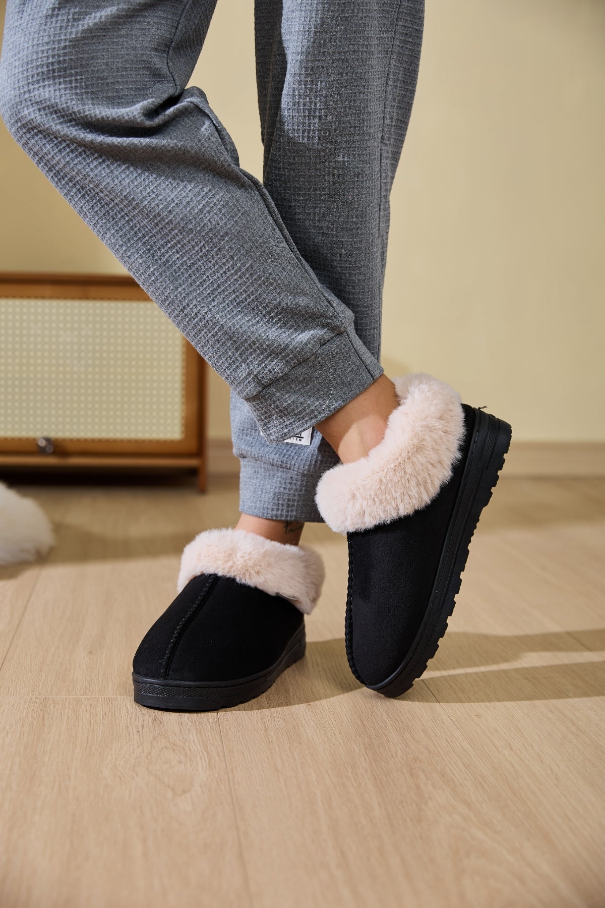 Faux Fur Round Toe Platform Slippers - Laazaar