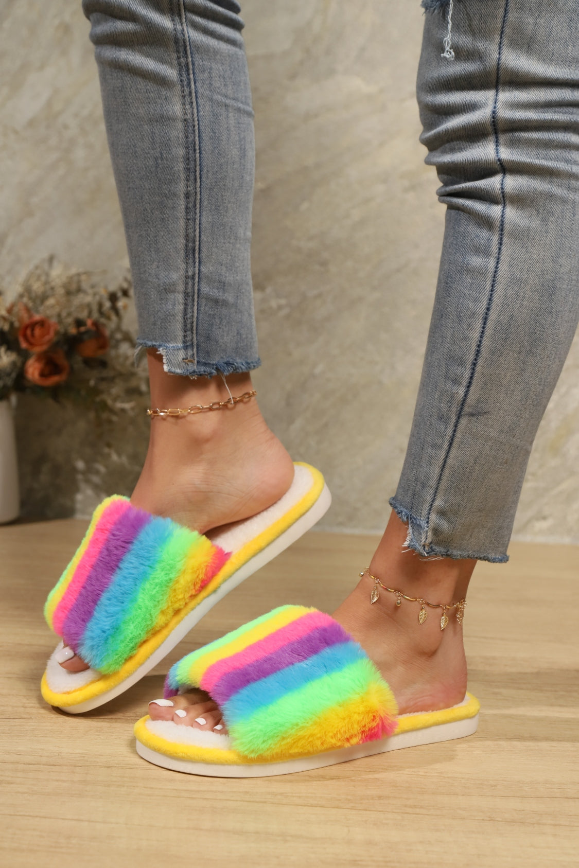 Color Block Open Toe Faux Fur PVC Slippers - Laazaar