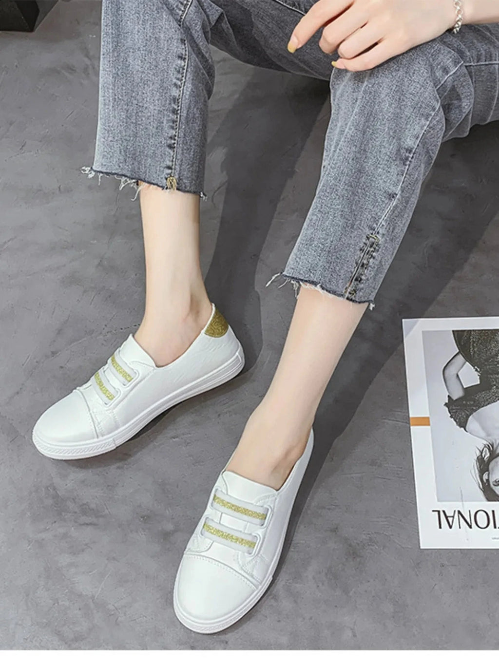 Round Toe Flat Sneakers