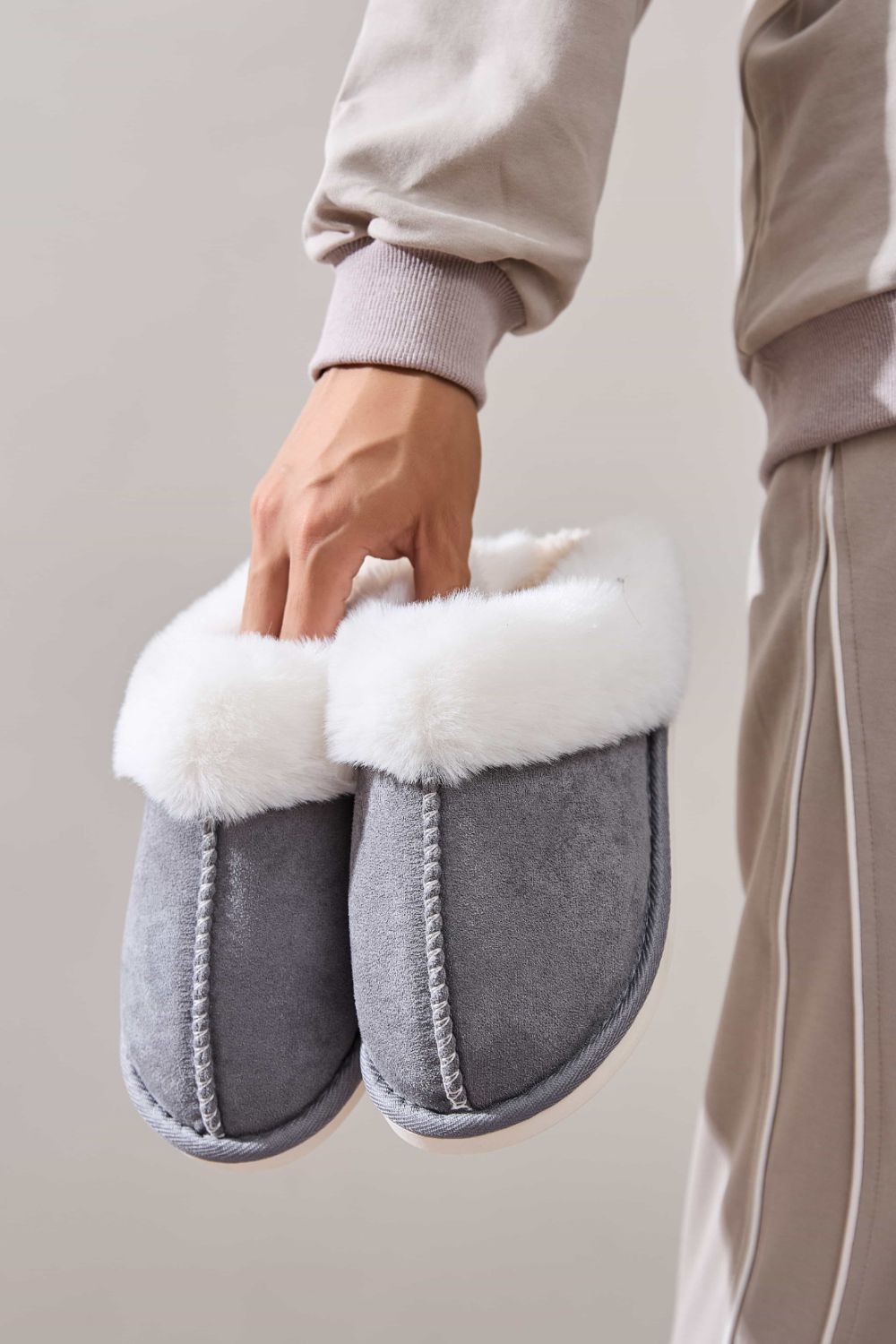 Faux Fur Round Toe Slippers - Laazaar