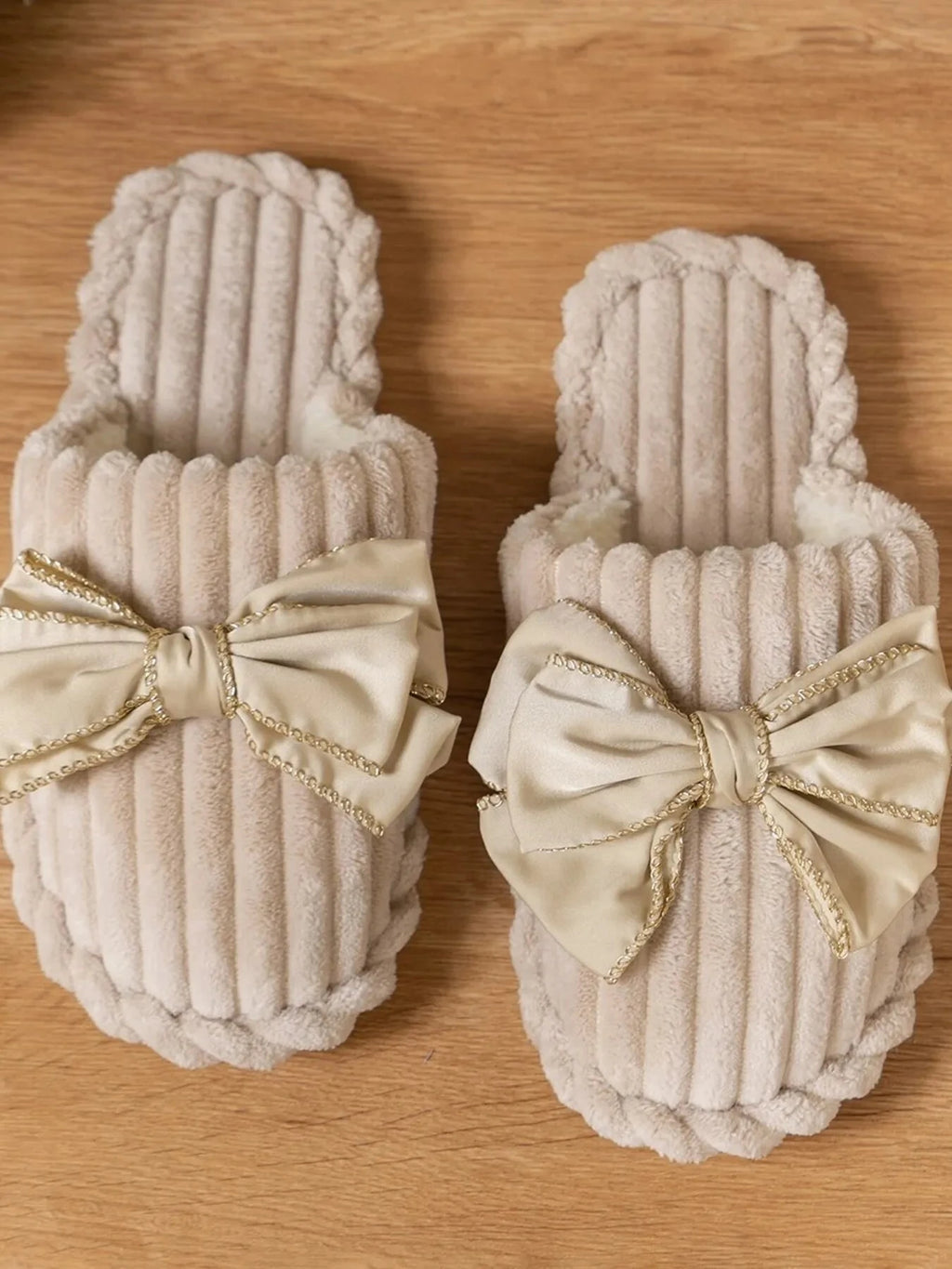 Bow Embellished Indoor Slippers