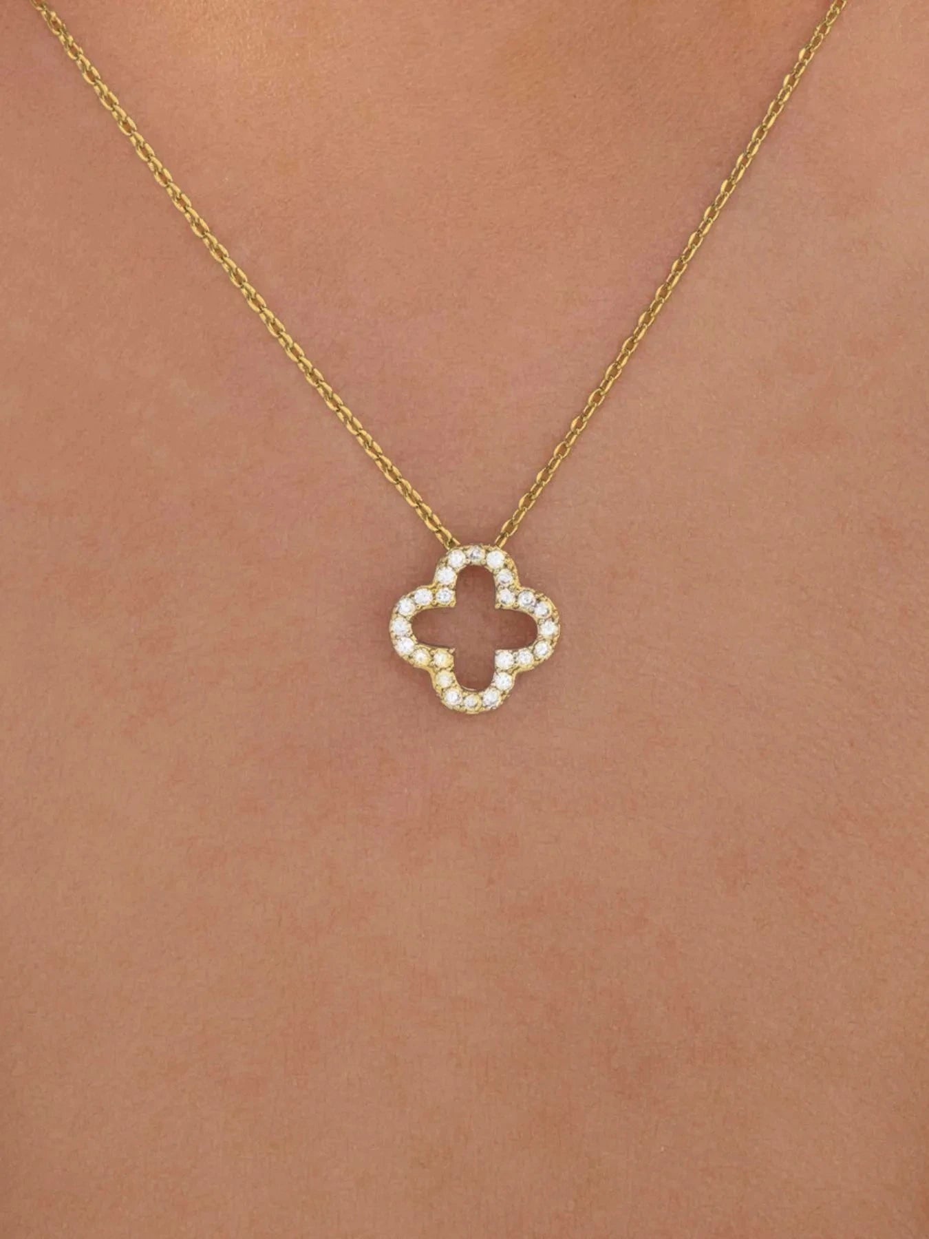 Inlaid Zircon Clover Pendant Necklace