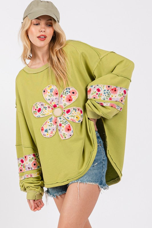SAGE + FIG Daisy Patch Applique Long Sleeve Sweatshirt - Laazaar