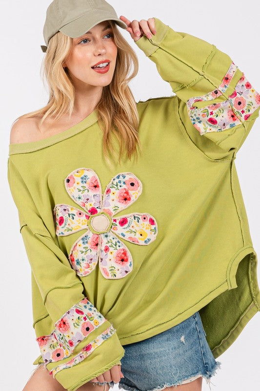 SAGE + FIG Daisy Patch Applique Long Sleeve Sweatshirt - Laazaar