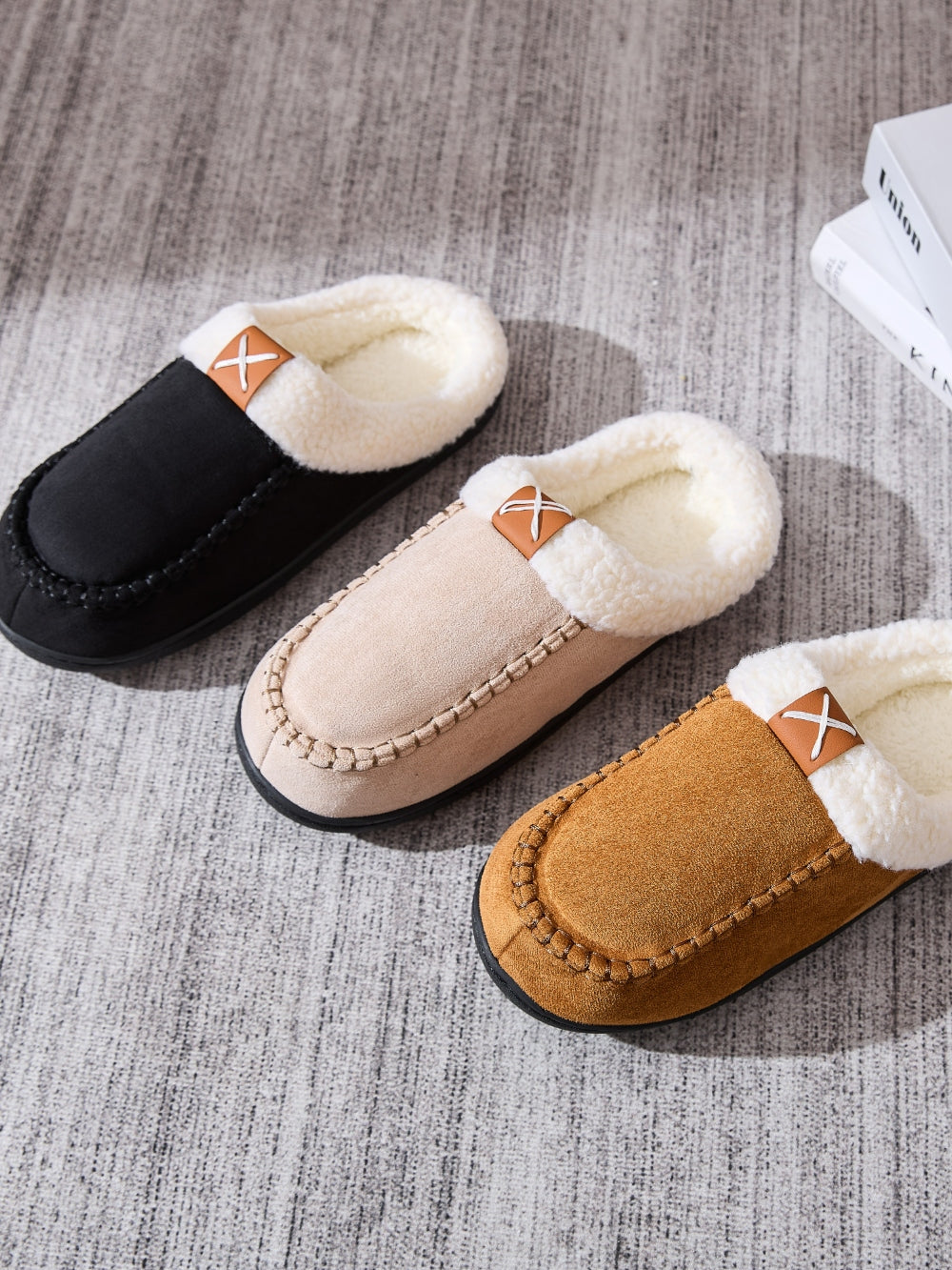 Contrast Round Toe Flat Slippers - Laazaar