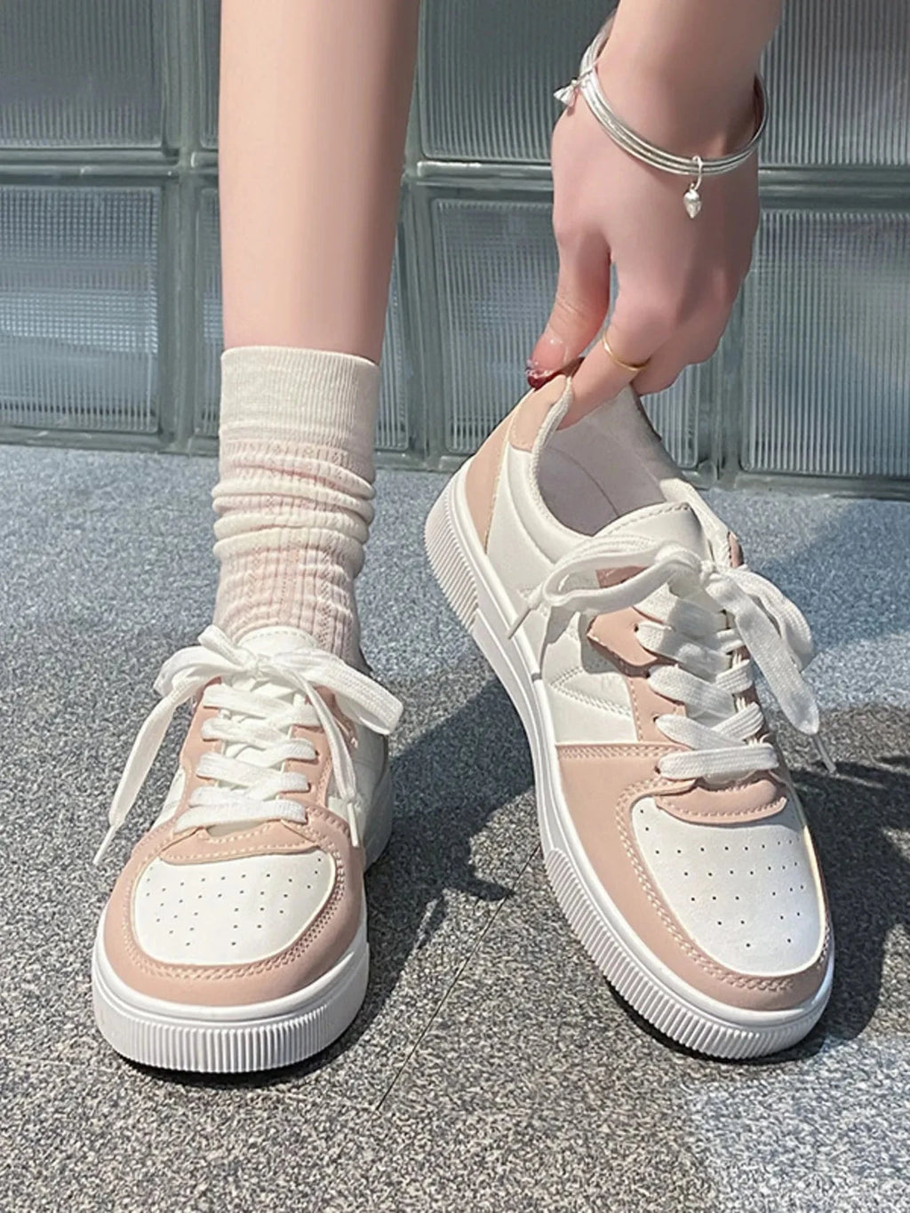 Lace Up Round Toe Sneakers