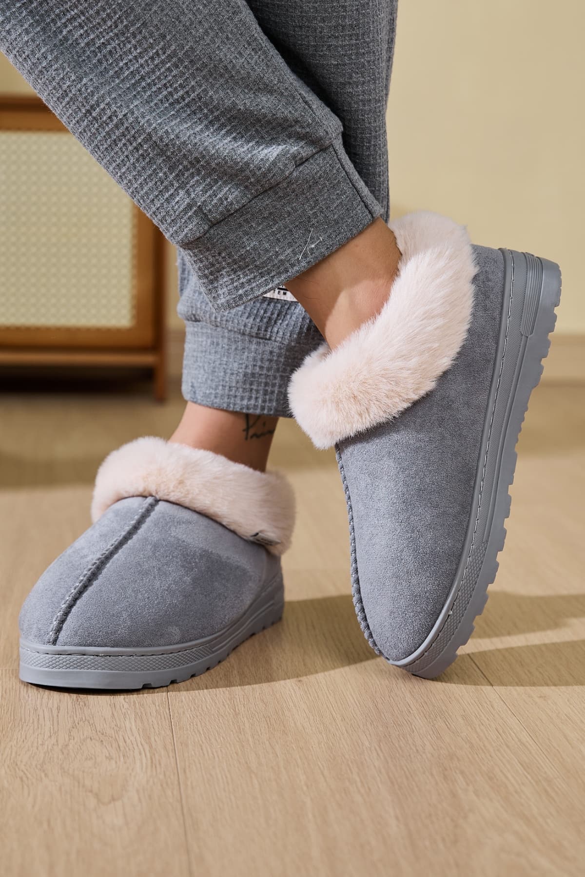 Faux Fur Round Toe Platform Slippers - Laazaar