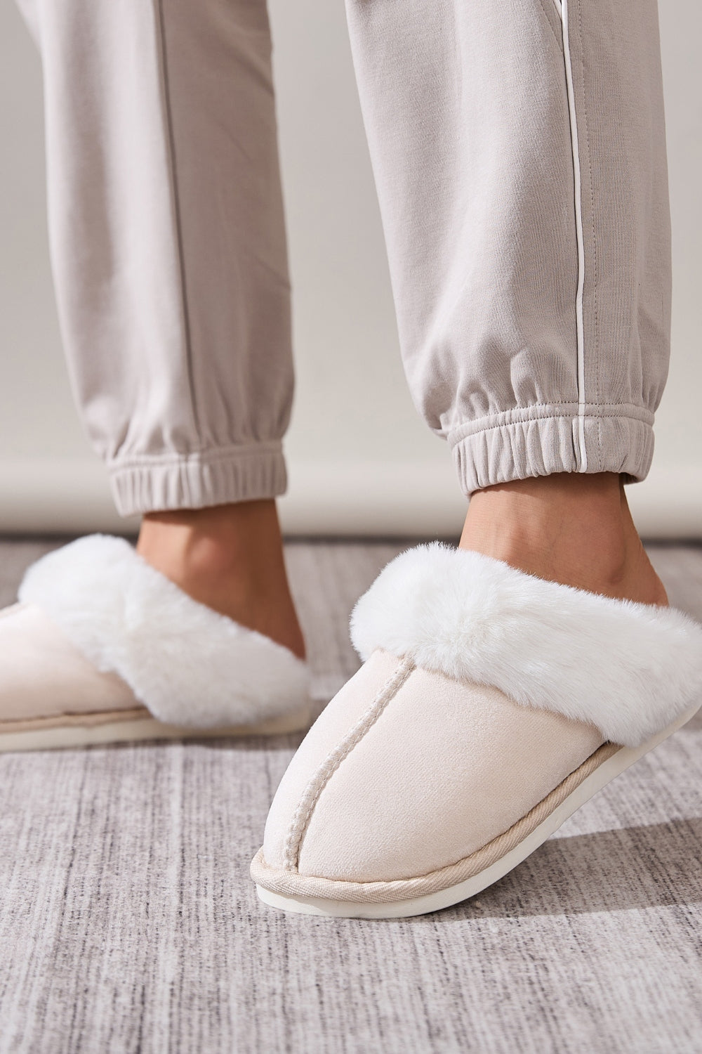 Faux Fur Round Toe Slippers - Laazaar