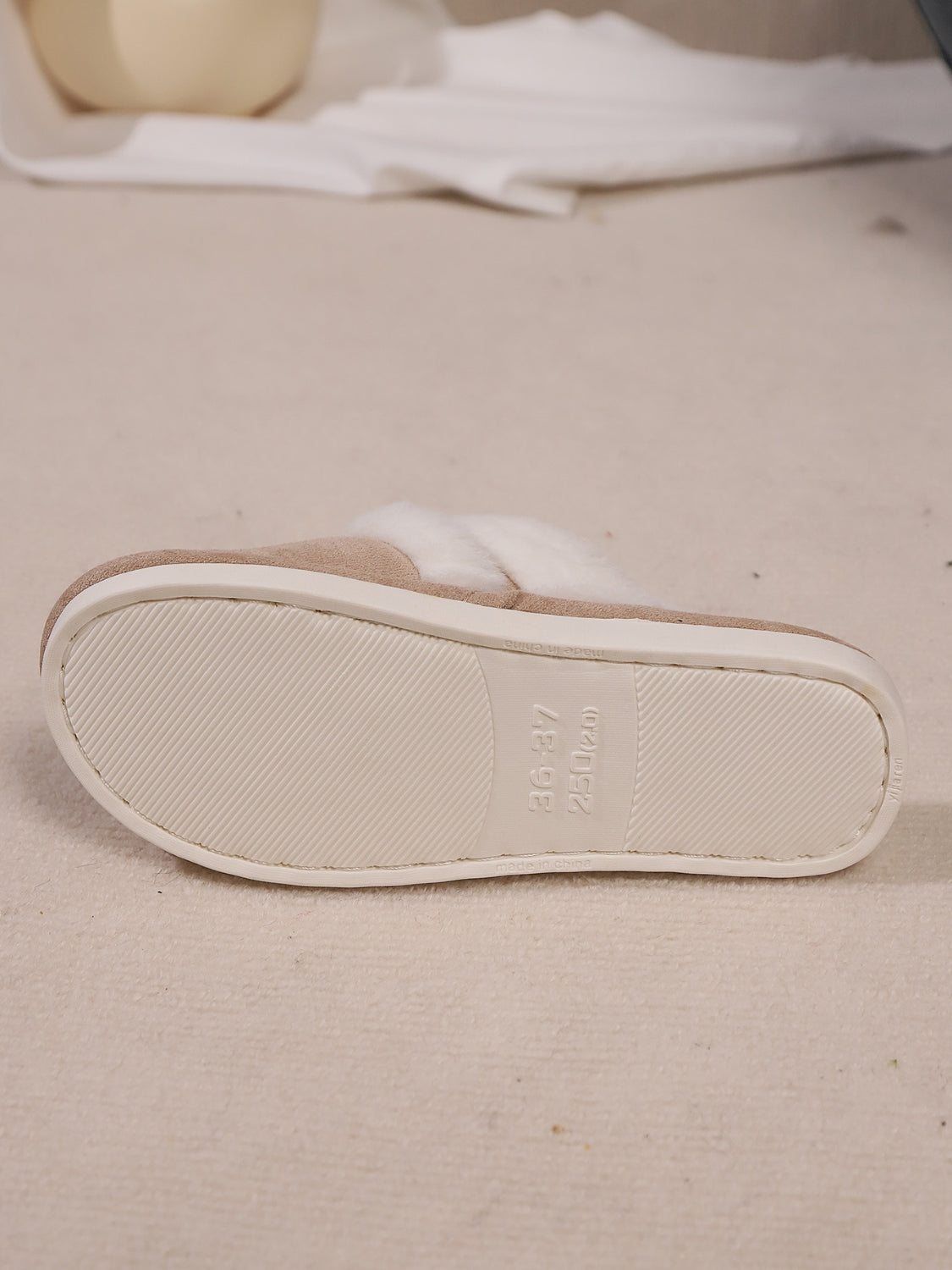 Contrast Faux Fur Round Toe Slippers - Laazaar