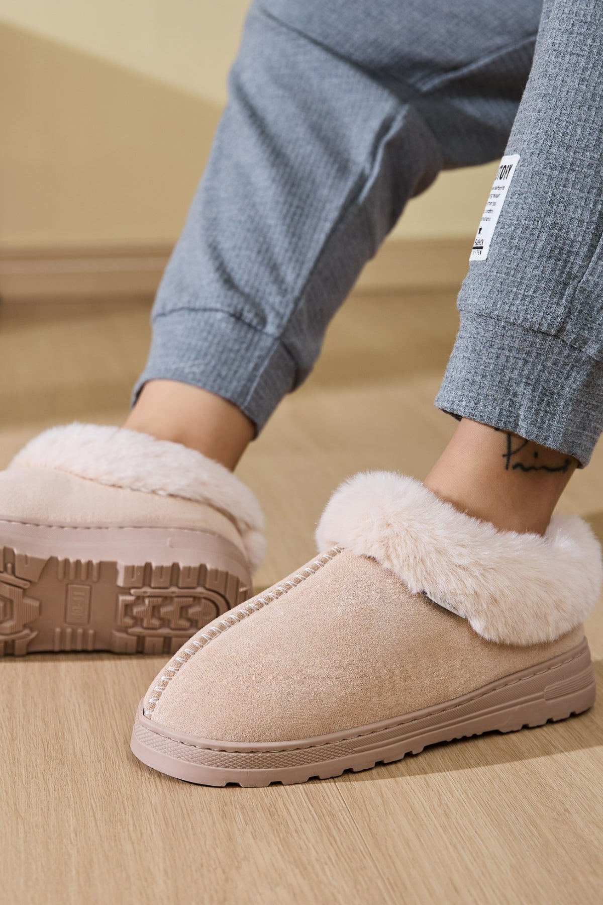 Faux Fur Round Toe Platform Slippers - Laazaar