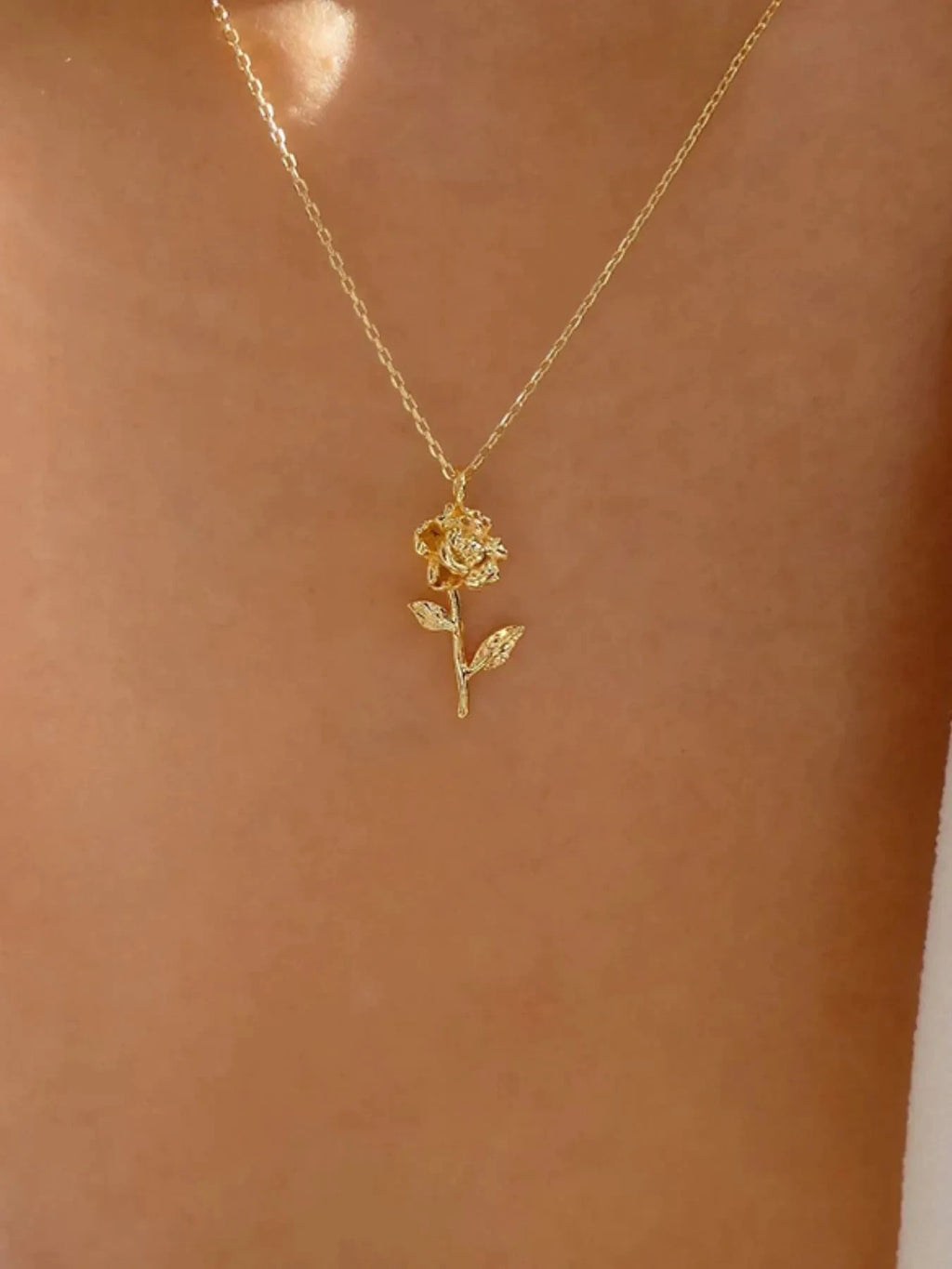 Alloy Rose Pendant Necklace