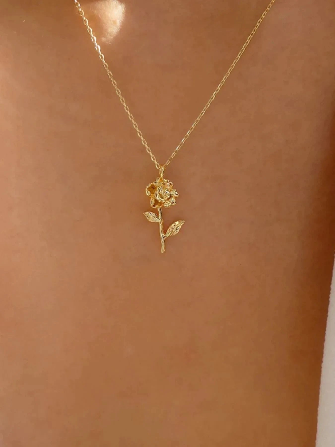 Alloy Rose Pendant Necklace