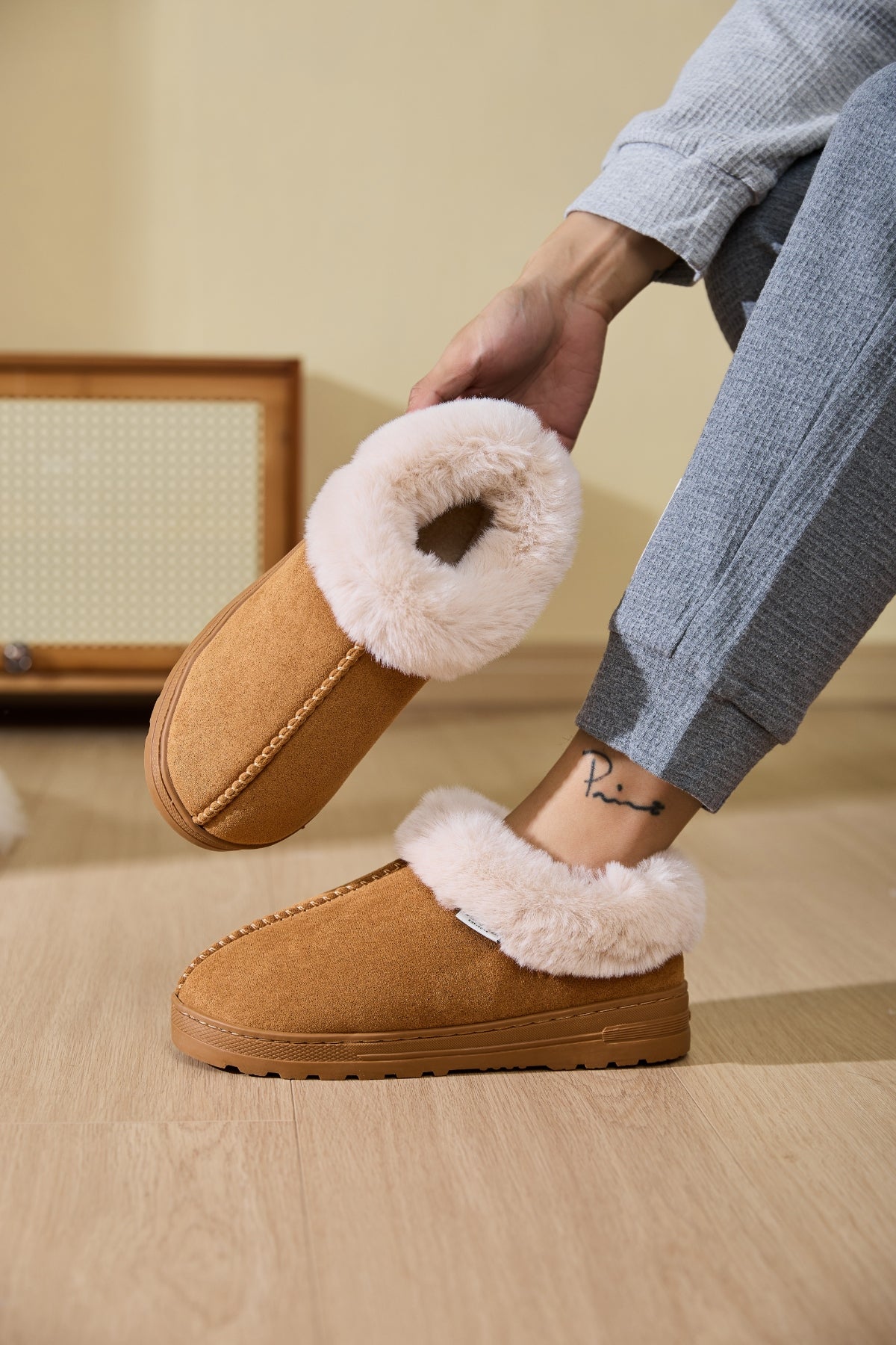 Faux Fur Round Toe Platform Slippers - Laazaar