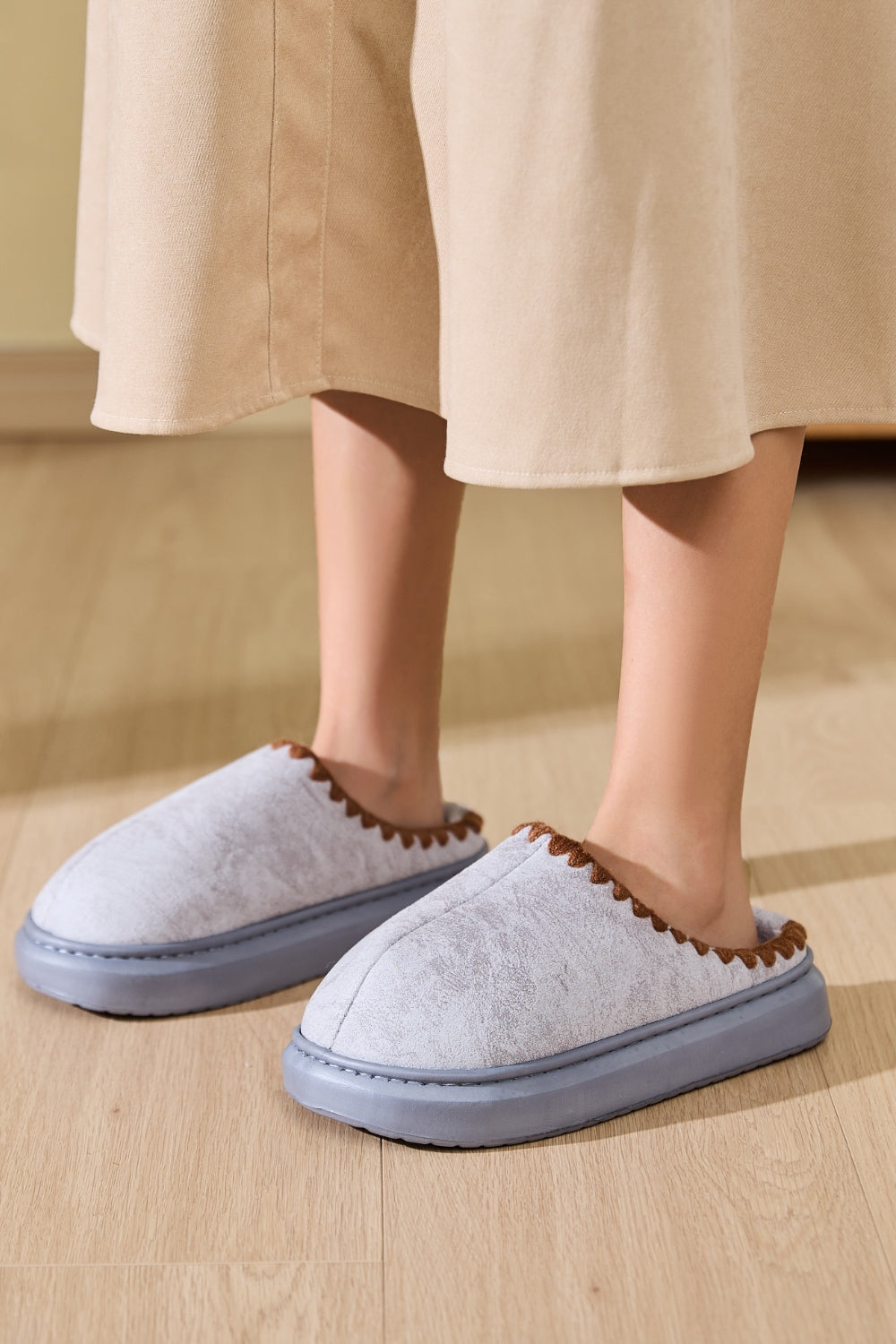 Thermal Round Toe Platform Slippers - Laazaar