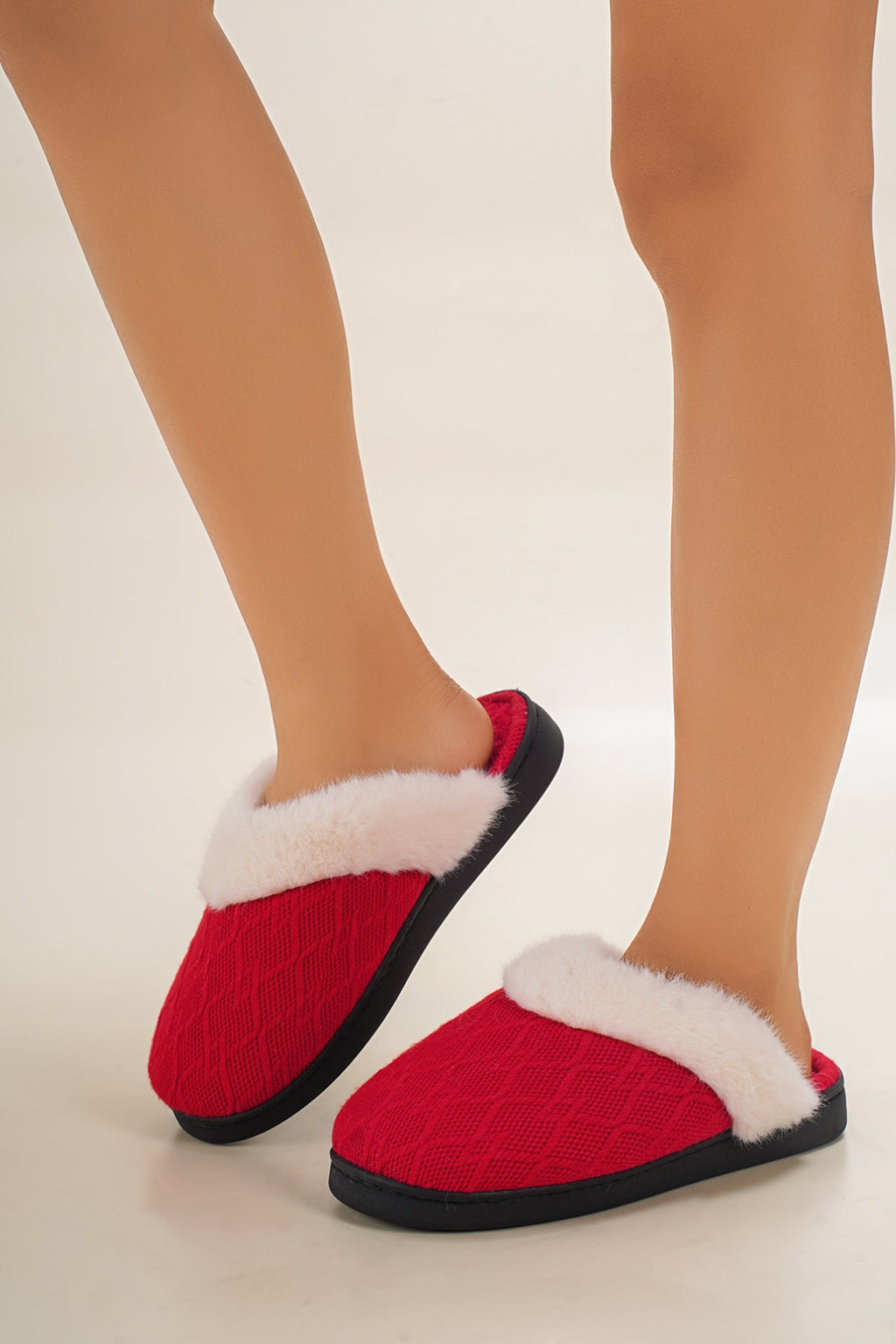 Thermal Faux Fur Round Toe Slippers - Laazaar