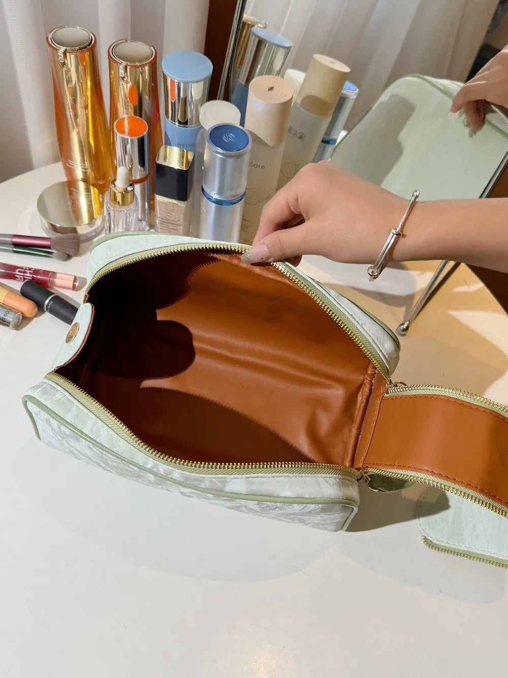 bdfe24f5-5ddd-4ebb-a376-5cb23cf70a91-Max