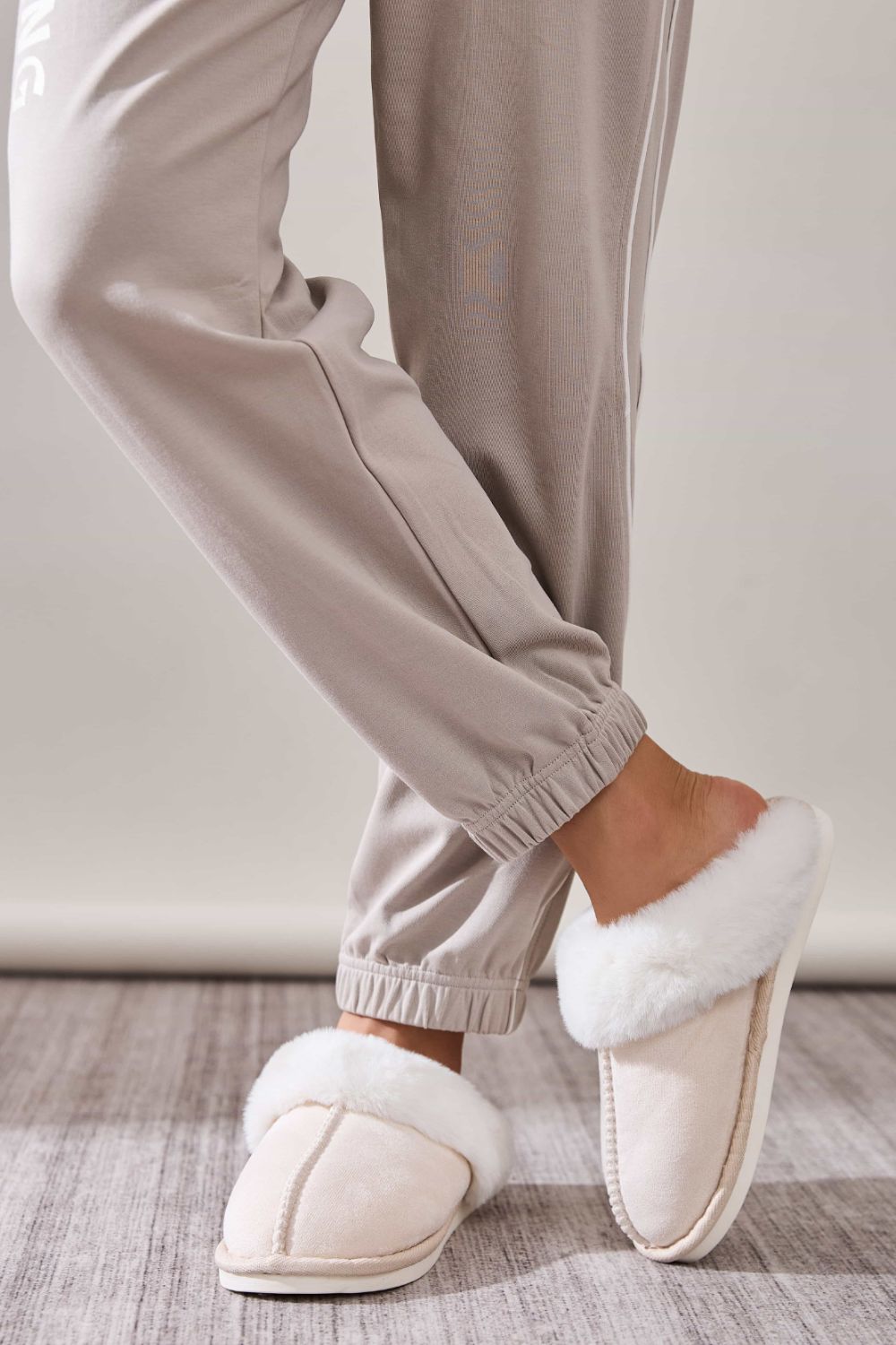 Faux Fur Round Toe Slippers - Laazaar