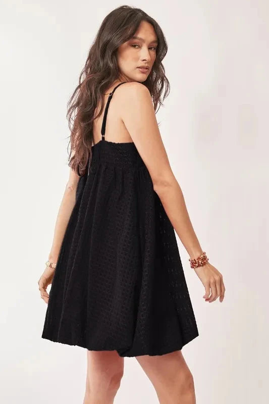 Davi & Dani Textured Sweetheart Neckline Bubble Hem Dress