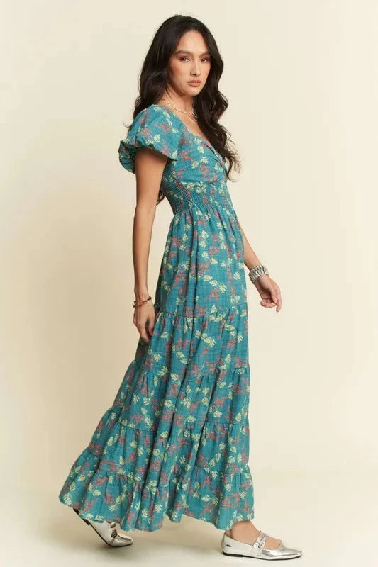 Davi & Dani Lightweight Sweetheart Neck Textured Tiered Maxi Dress