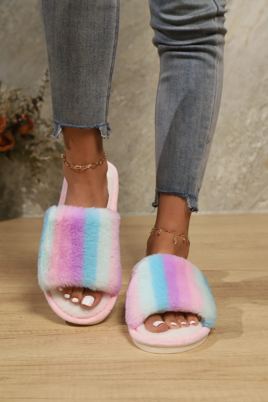 Color Block Open Toe Faux Fur PVC Slippers - Laazaar