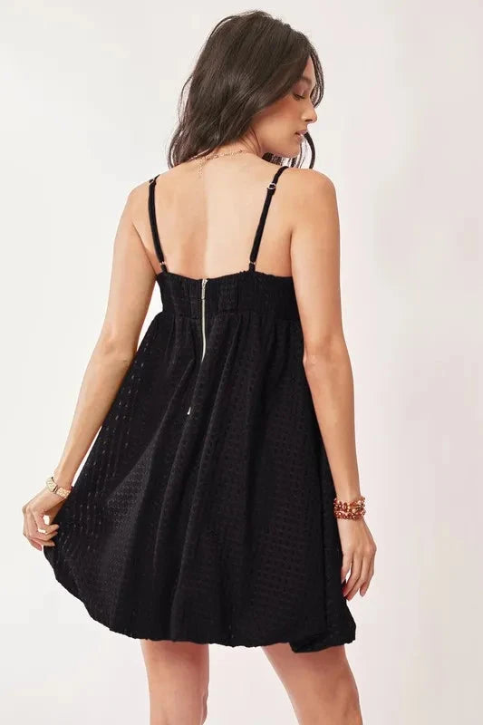 Davi & Dani Textured Sweetheart Neckline Bubble Hem Dress