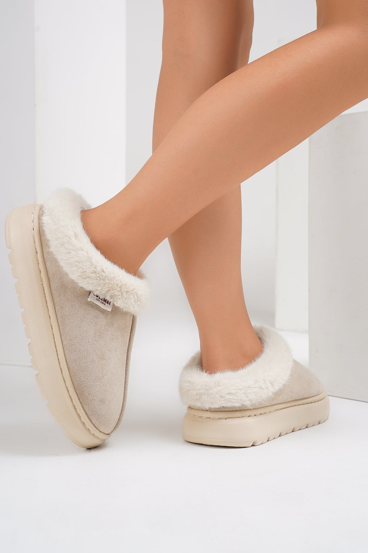 Furry Round Toe Platform Slippers - Laazaar