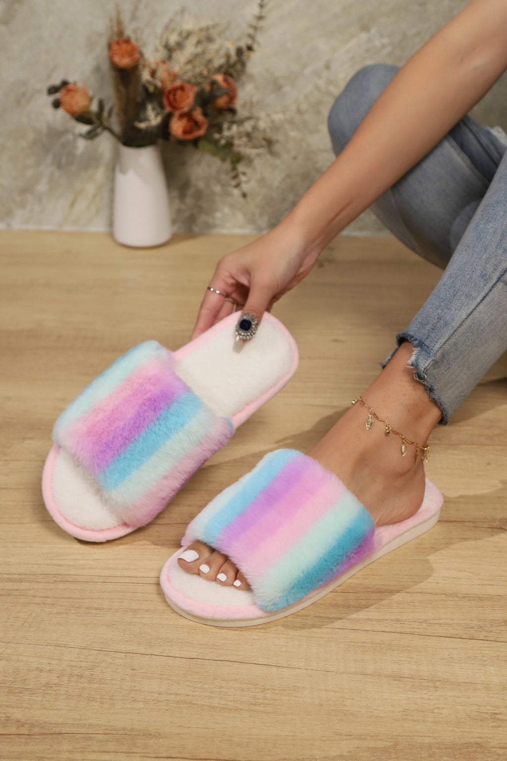 Color Block Open Toe Faux Fur PVC Slippers - Laazaar