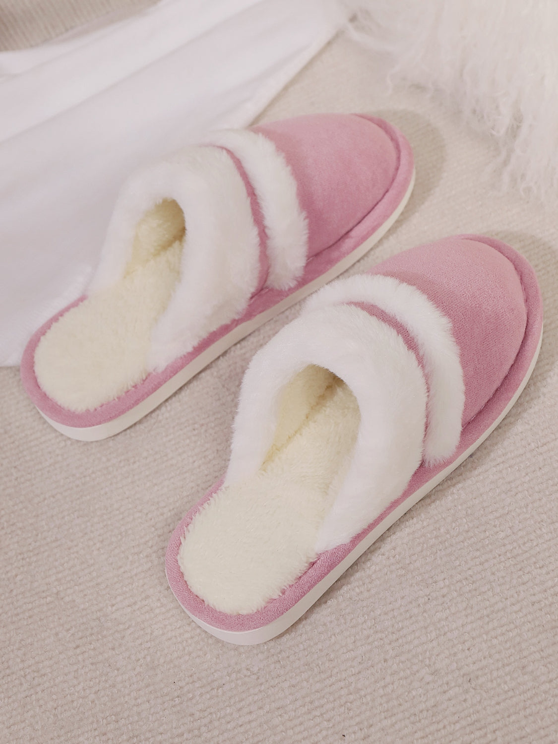 Contrast Faux Fur Round Toe Slippers - Laazaar