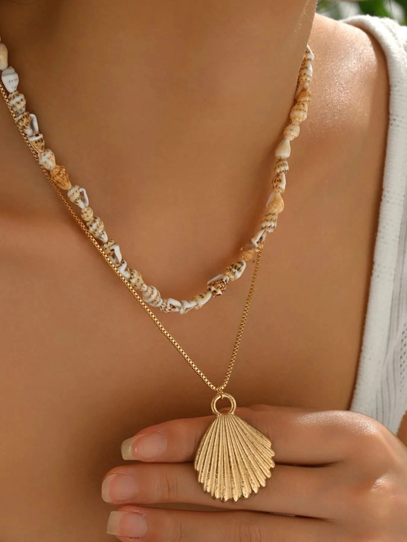 18K Gold-Plated Shell Layered Shell Pendant Necklace
